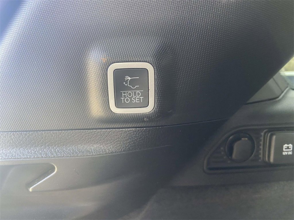 Used 2023 Jeep Grand Cherokee Summit image 10