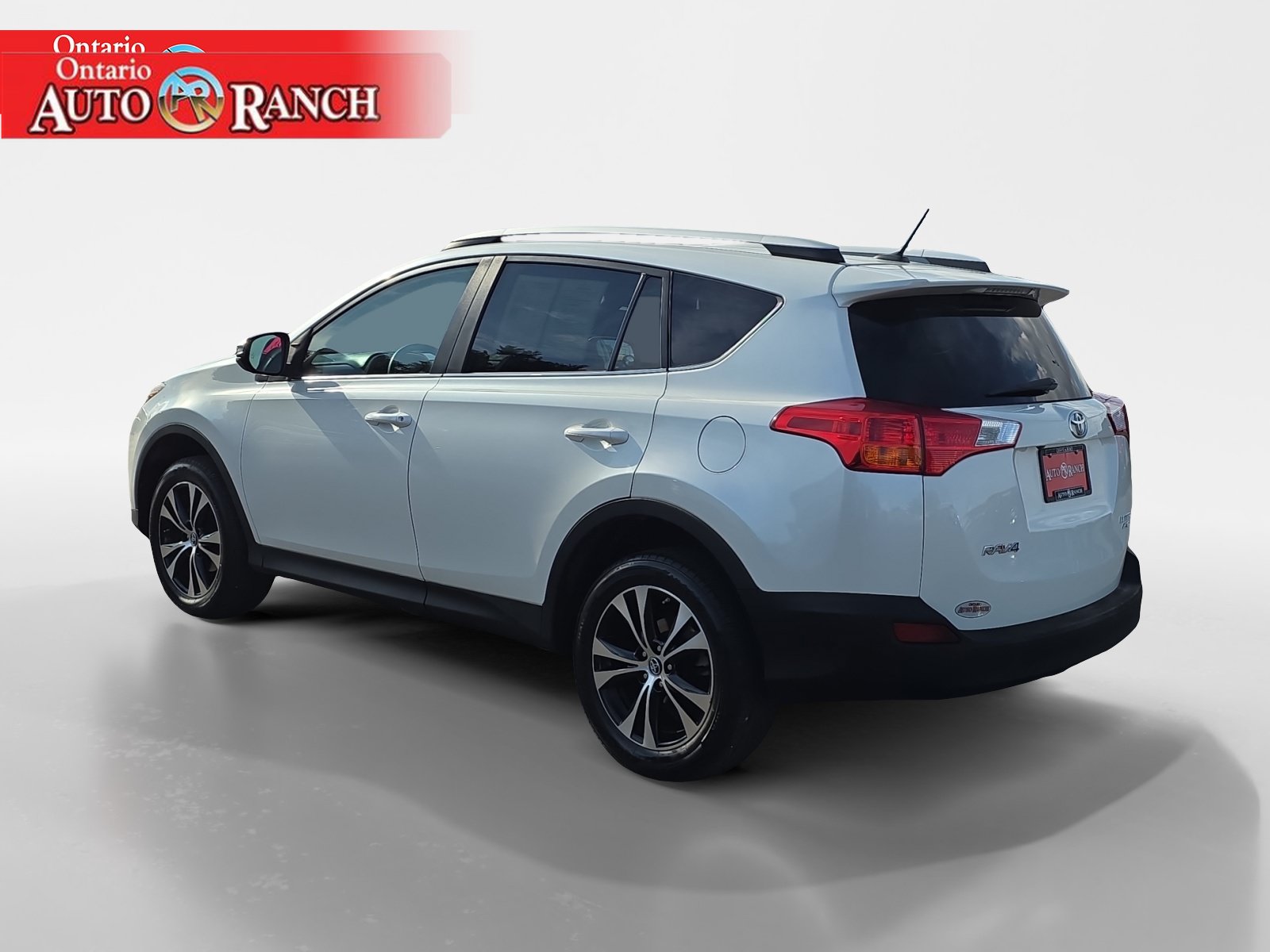Used 2015 Toyota RAV4 Limited w/ Technology Package AWD/4WD image 3