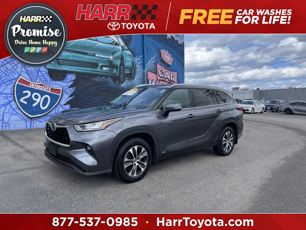 Certified 2020 Toyota Highlander XLE AWD/4WD image 1