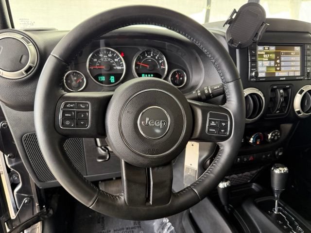 Used 2017 Jeep Wrangler Unlimited Sahara w/ Connectivity Group AWD/4WD image 19