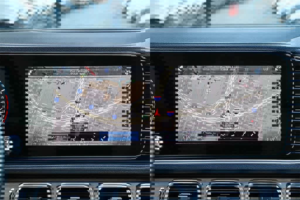 Used 2022 Mercedes-Benz GLE 350 4MATIC w/ Premium Package image 14