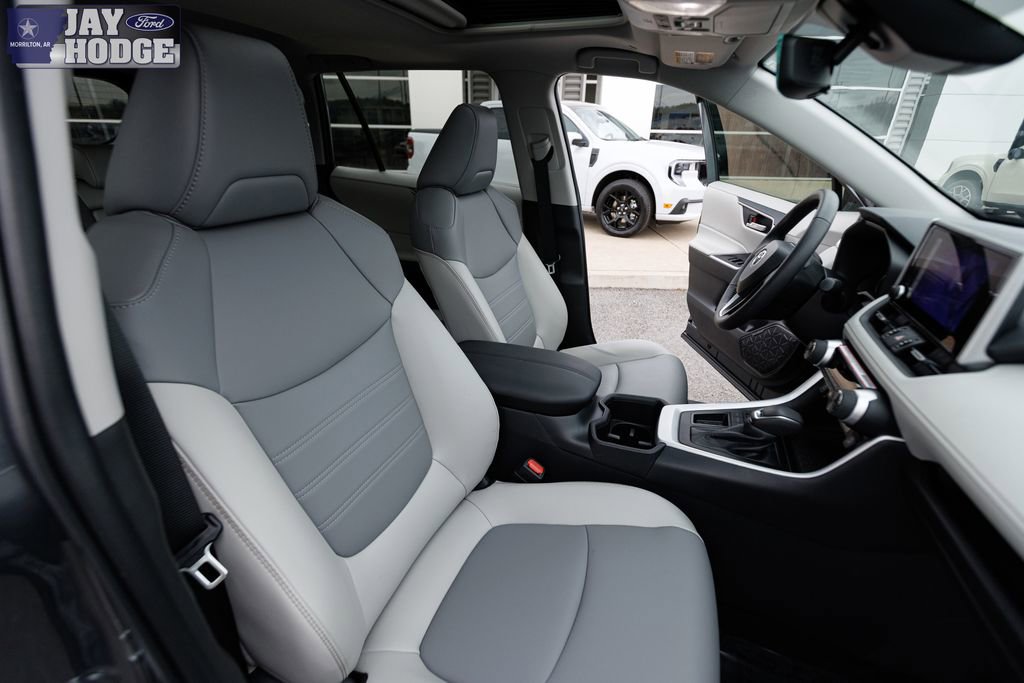 Used 2024 Toyota RAV4 XLE Premium image 40