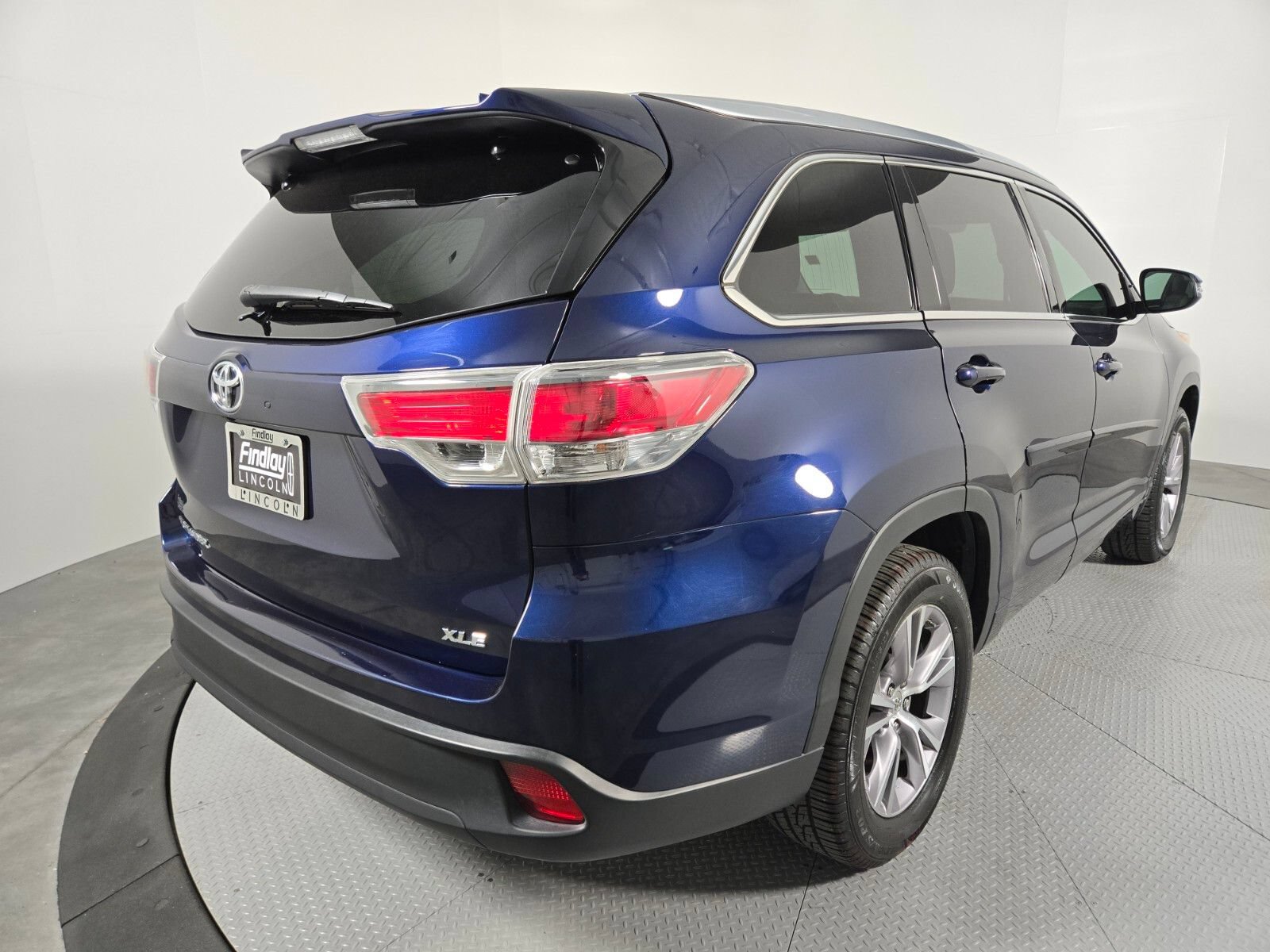 Used 2014 Toyota Highlander XLE FWD image 4