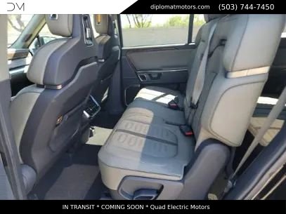 Used 2023 Rivian R1S Adventure image 9