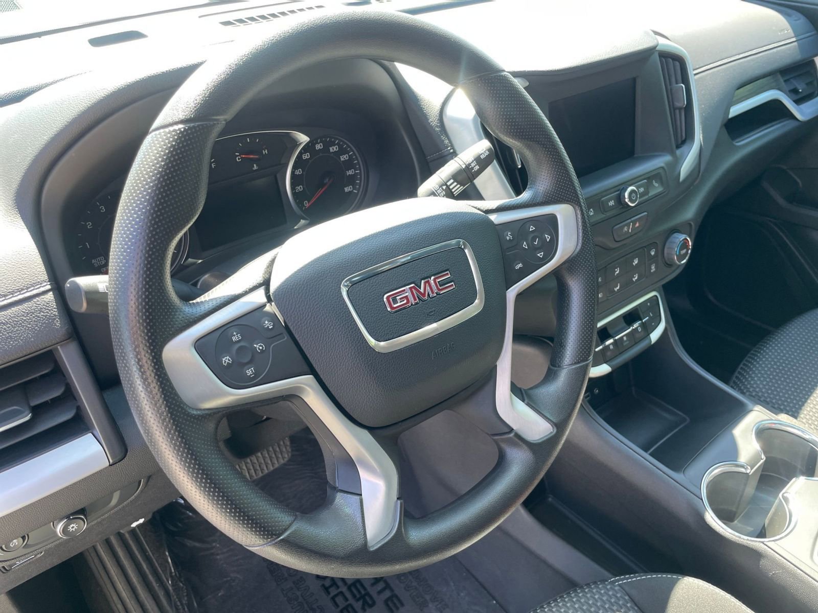 Used 2024 GMC Terrain SLE image 28