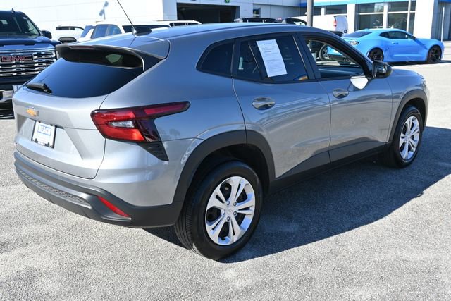 Used 2025 Chevrolet Trax LS image 5