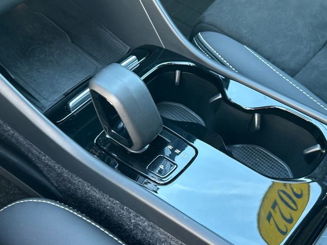 Used 2022 Volvo XC40 P8 Recharge Plus image 28