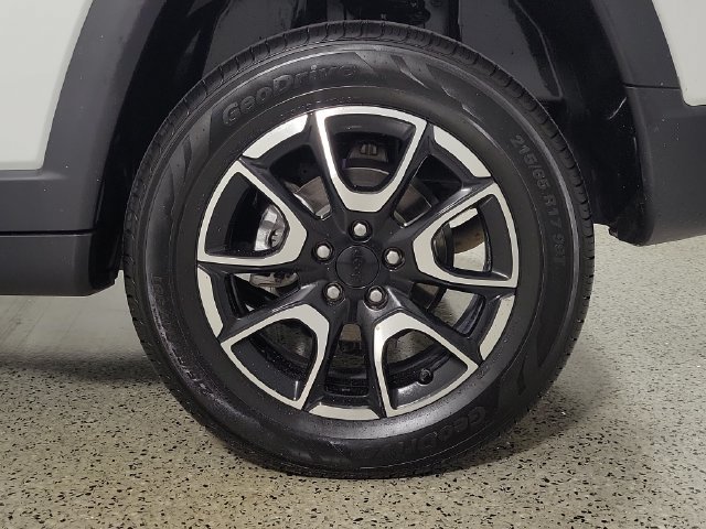 Used 2024 Jeep Compass Trailhawk AWD/4WD image 7