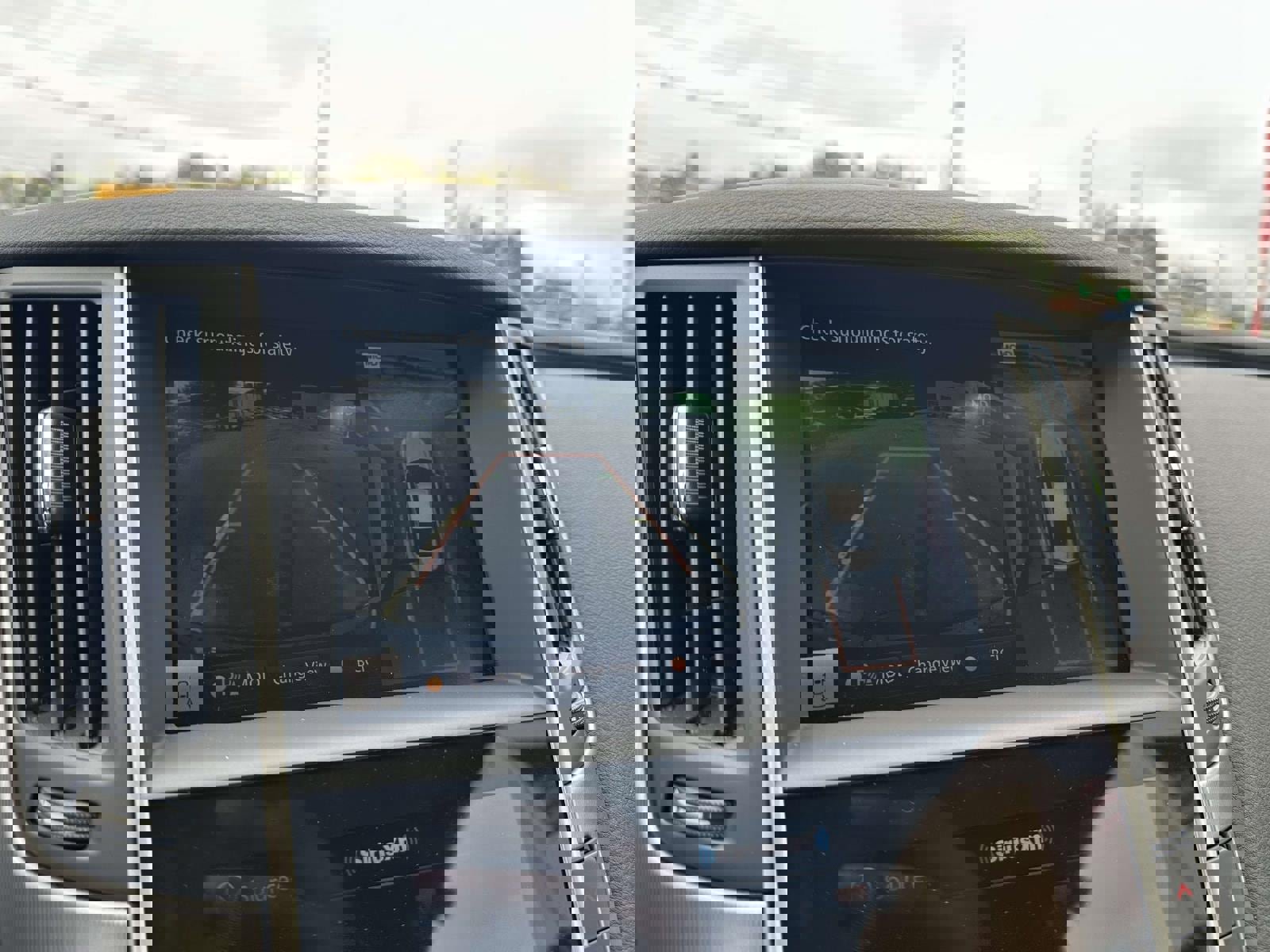 Used 2022 INFINITI Q60 3.0t Luxe w/ Cargo Package image 15