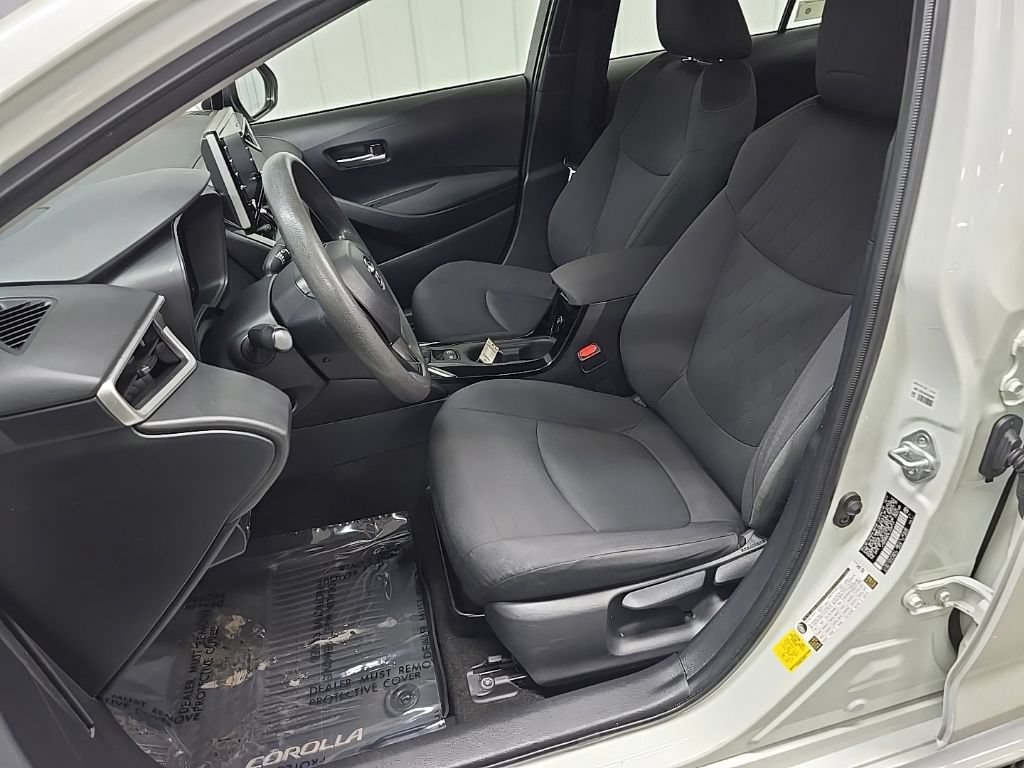 Used 2020 Toyota Corolla LE FWD image 29