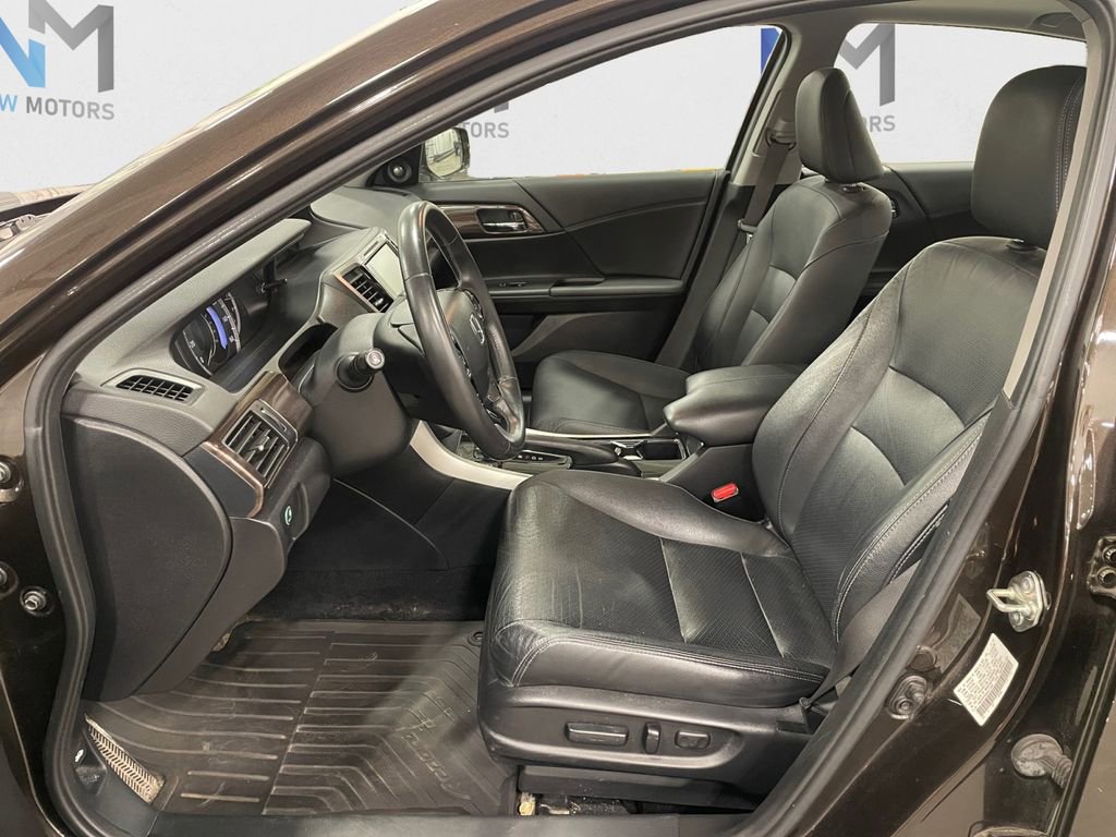 Used 2017 Honda Accord EX-L image 9