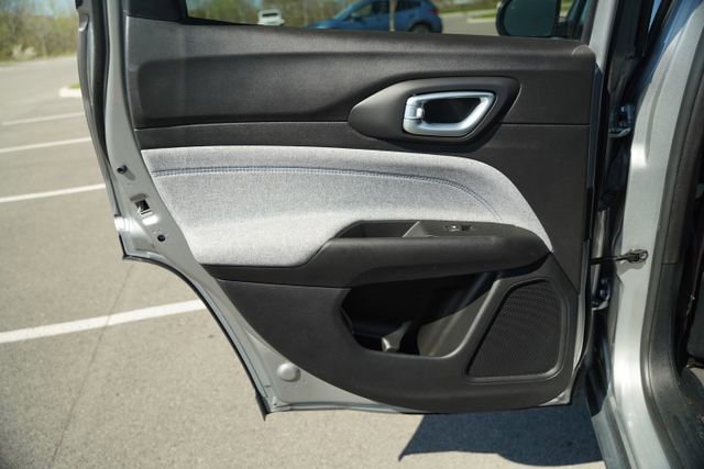 Used 2022 Jeep Compass Latitude w/ Convenience Group image 16