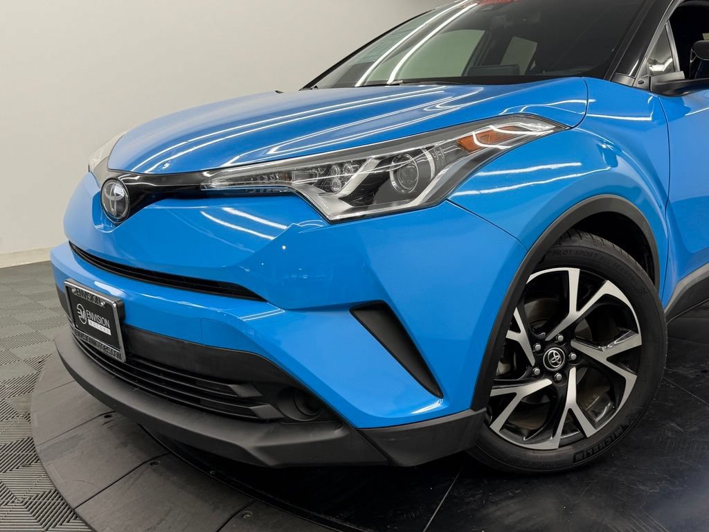 Used 2019 Toyota C-HR XLE FWD image 4