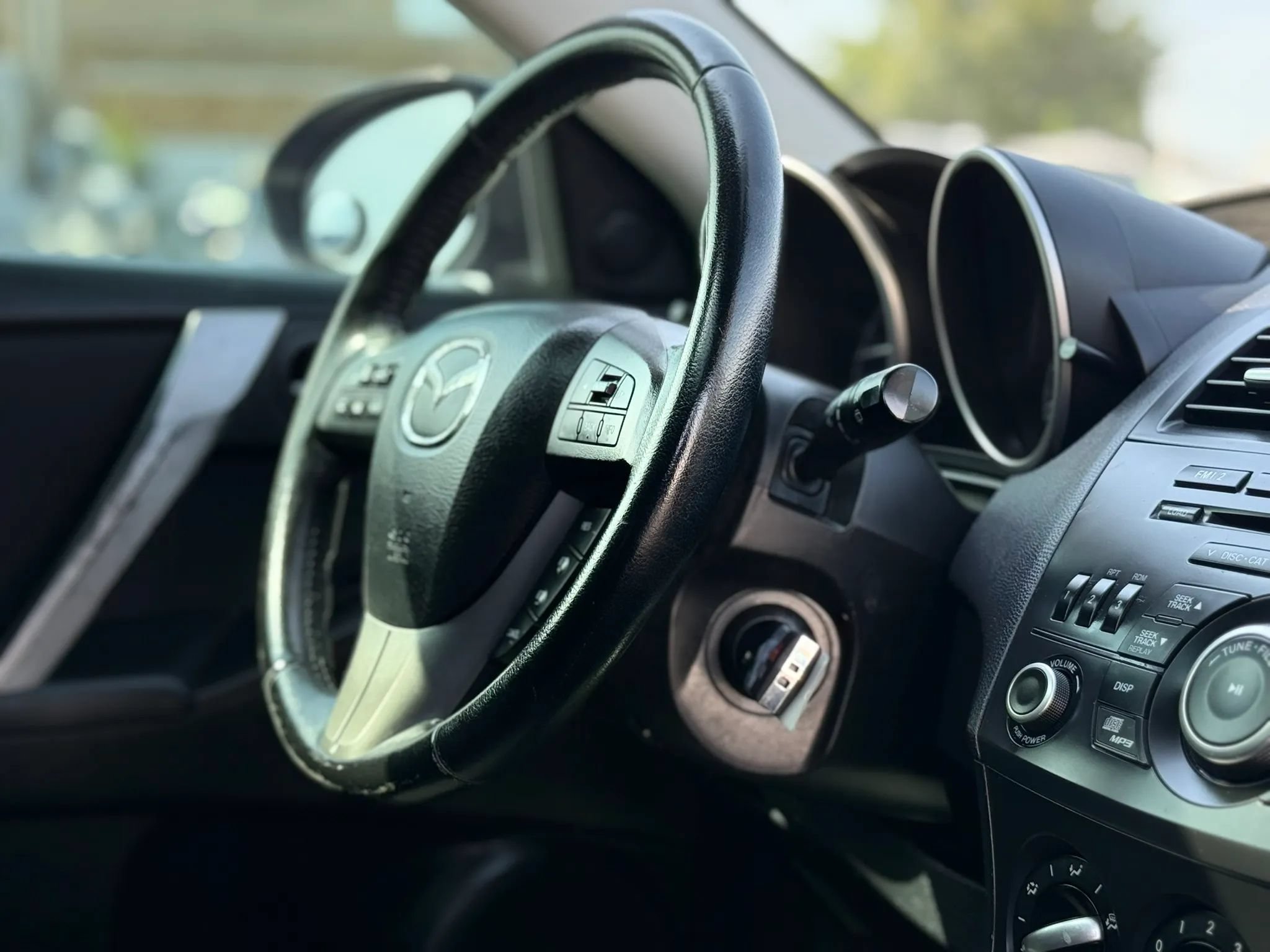Used 2012 MAZDA MAZDA3 s Touring FWD image 33