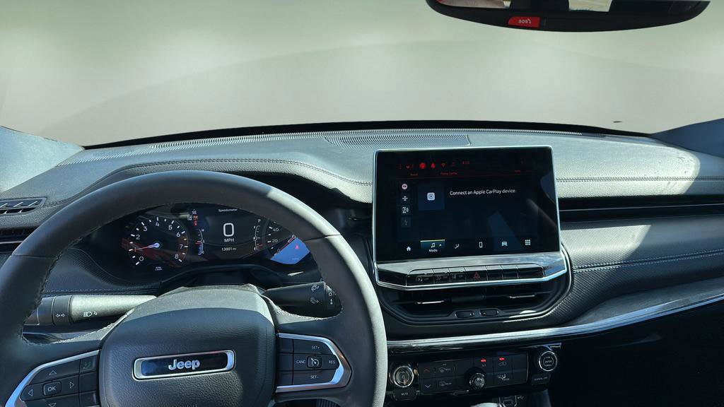 Used 2025 Jeep Compass Latitude w/ Altitude Special Edition image 7