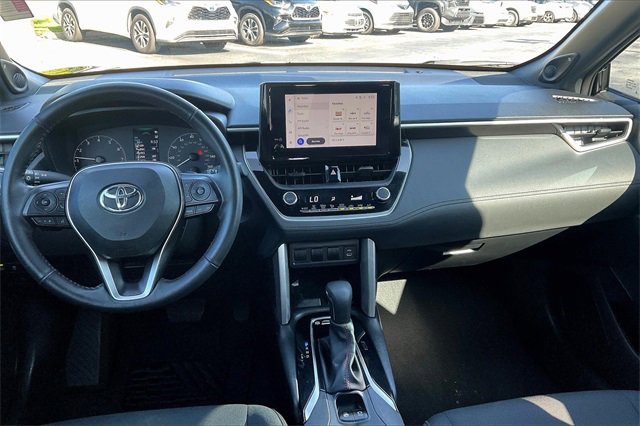 Used 2024 Toyota Corolla Cross AWD Hybrid w/ Moonroof Package image 6