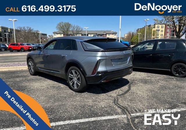 Used 2024 Cadillac Lyriq Luxury AWD/4WD image 3