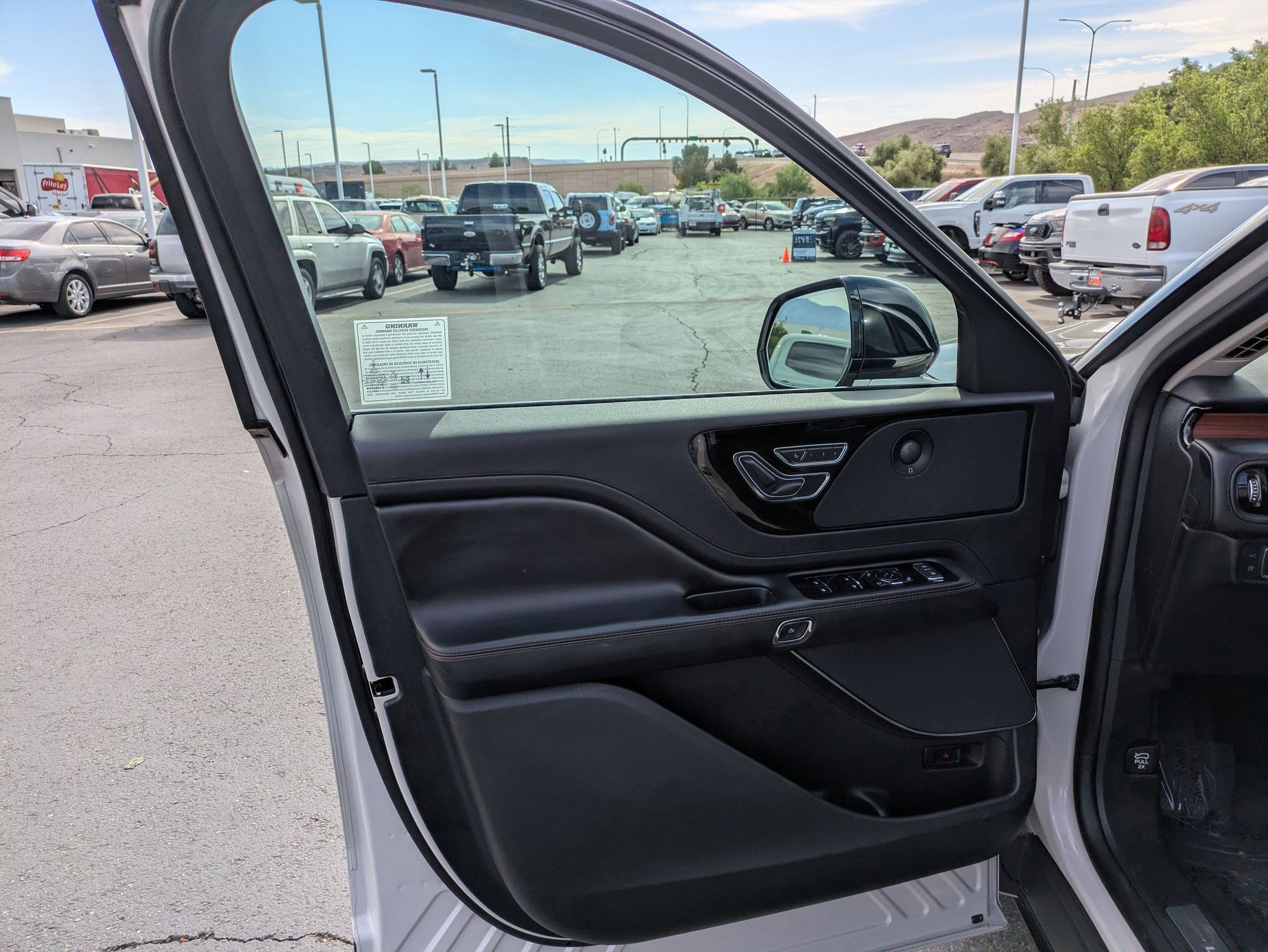 Used 2023 Lincoln Aviator Grand Touring image 12