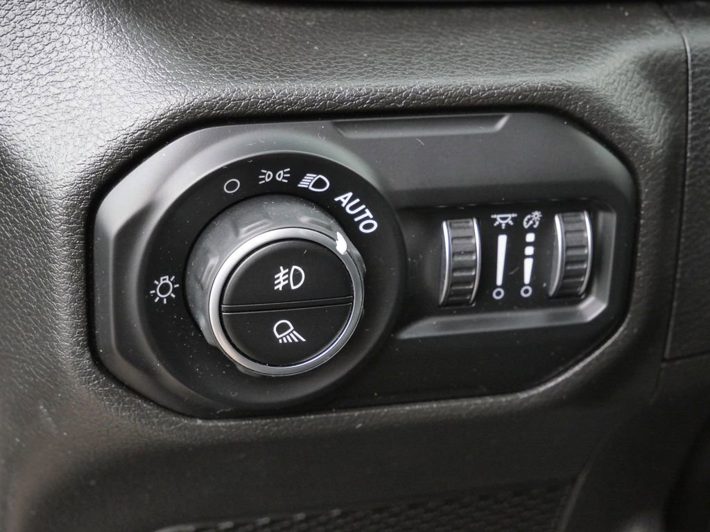 Used 2021 Jeep Gladiator Sport image 35