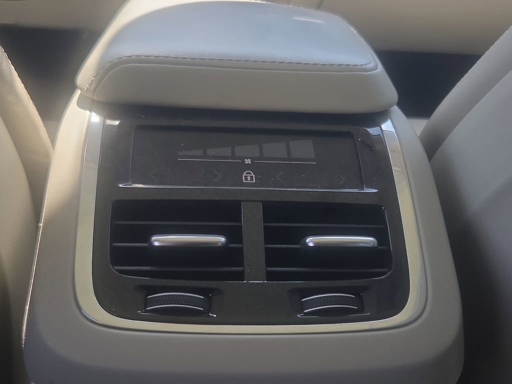 Used 2020 Volvo XC60 T5 Inscription image 16