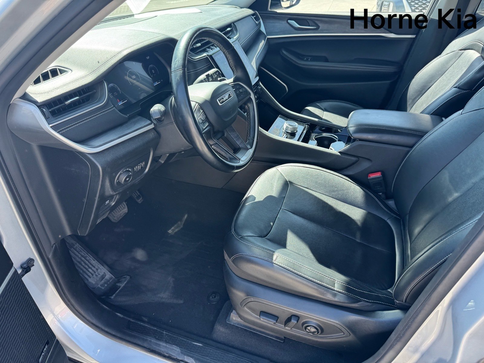 Used 2021 Jeep Grand Cherokee L Limited AWD/4WD image 9