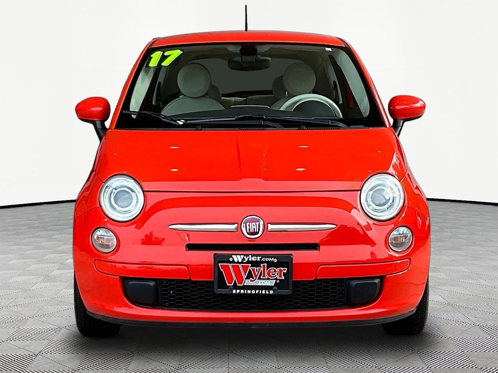 Used 2017 FIAT 500 Pop FWD image 2