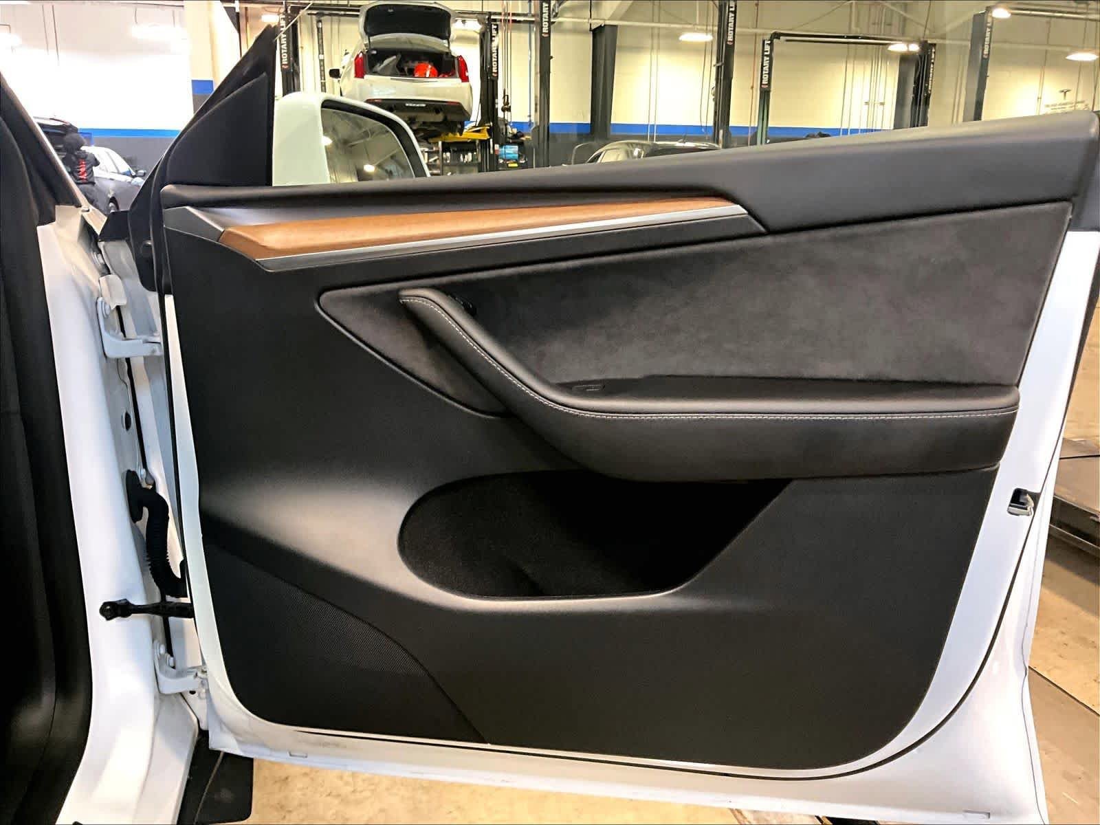 Used 2023 Tesla Model Y AWD image 12