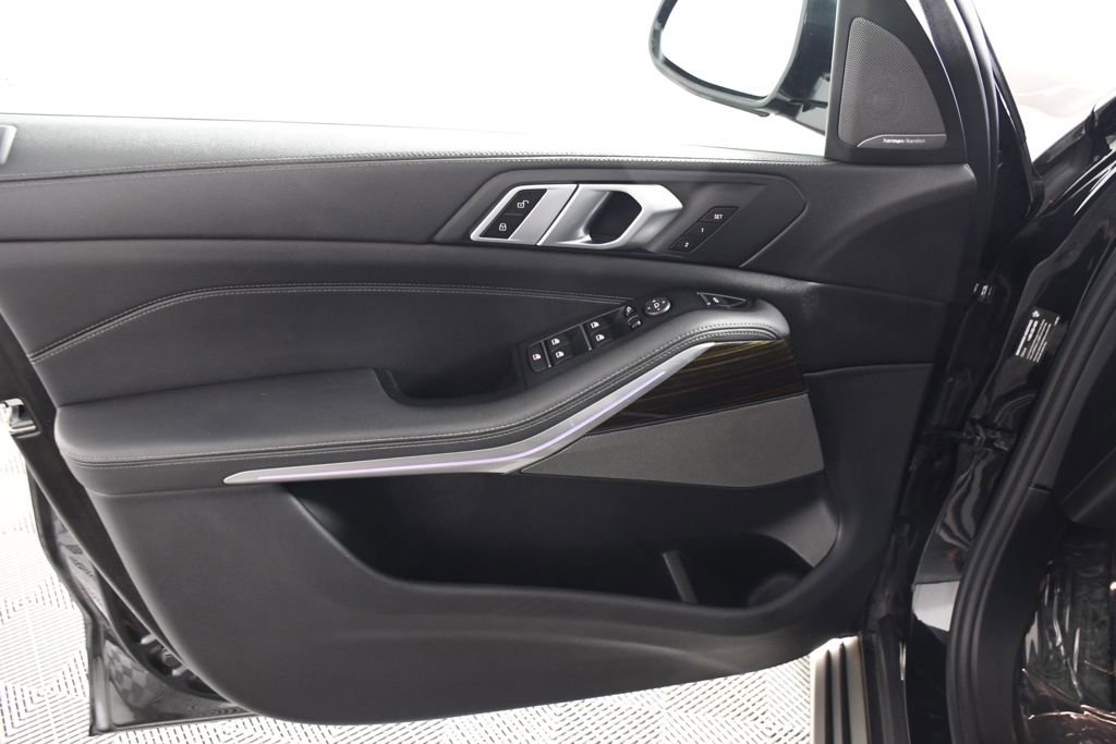 Used 2021 BMW X5 xDrive40i w/ Premium Package image 14