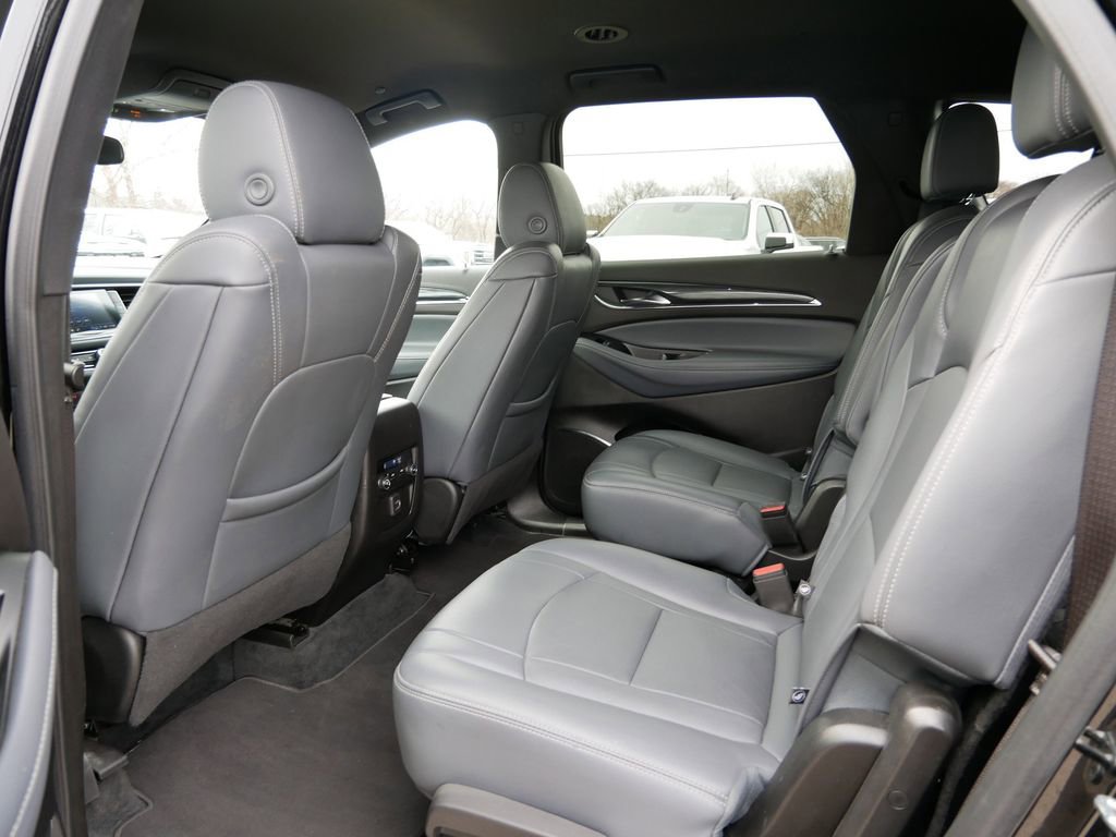 Used 2023 Buick Enclave Essence AWD/4WD image 15