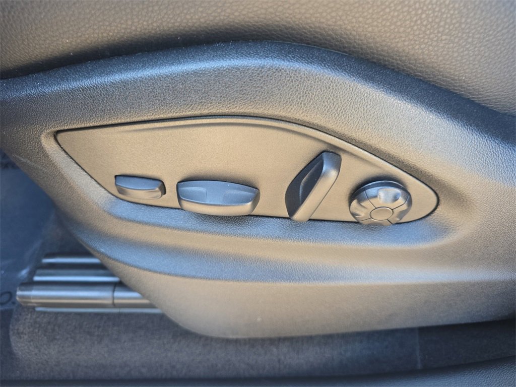 New 2025 Porsche Cayenne image 27