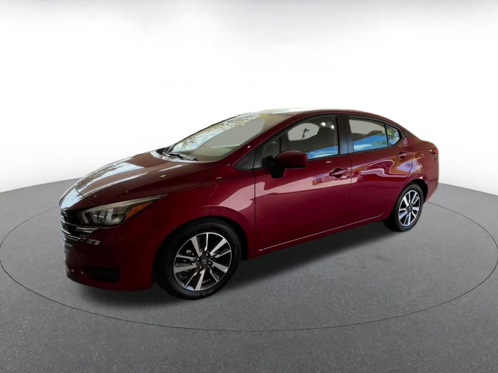 Used 2025 Nissan Versa SV image 7