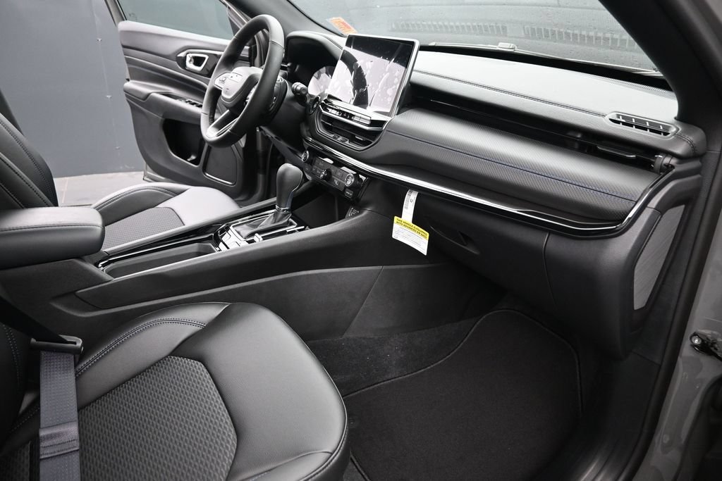 New 2026 Jeep Compass Latitude AWD/4WD image 18