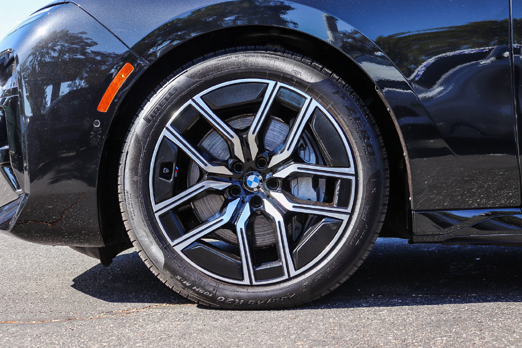 Certified 2026 BMW 740i RWD image 9