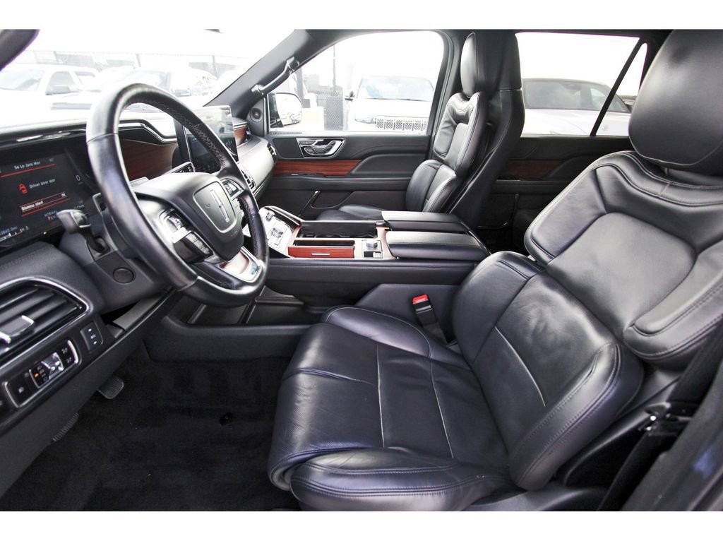 Used 2023 Lincoln Navigator L Reserve image 6