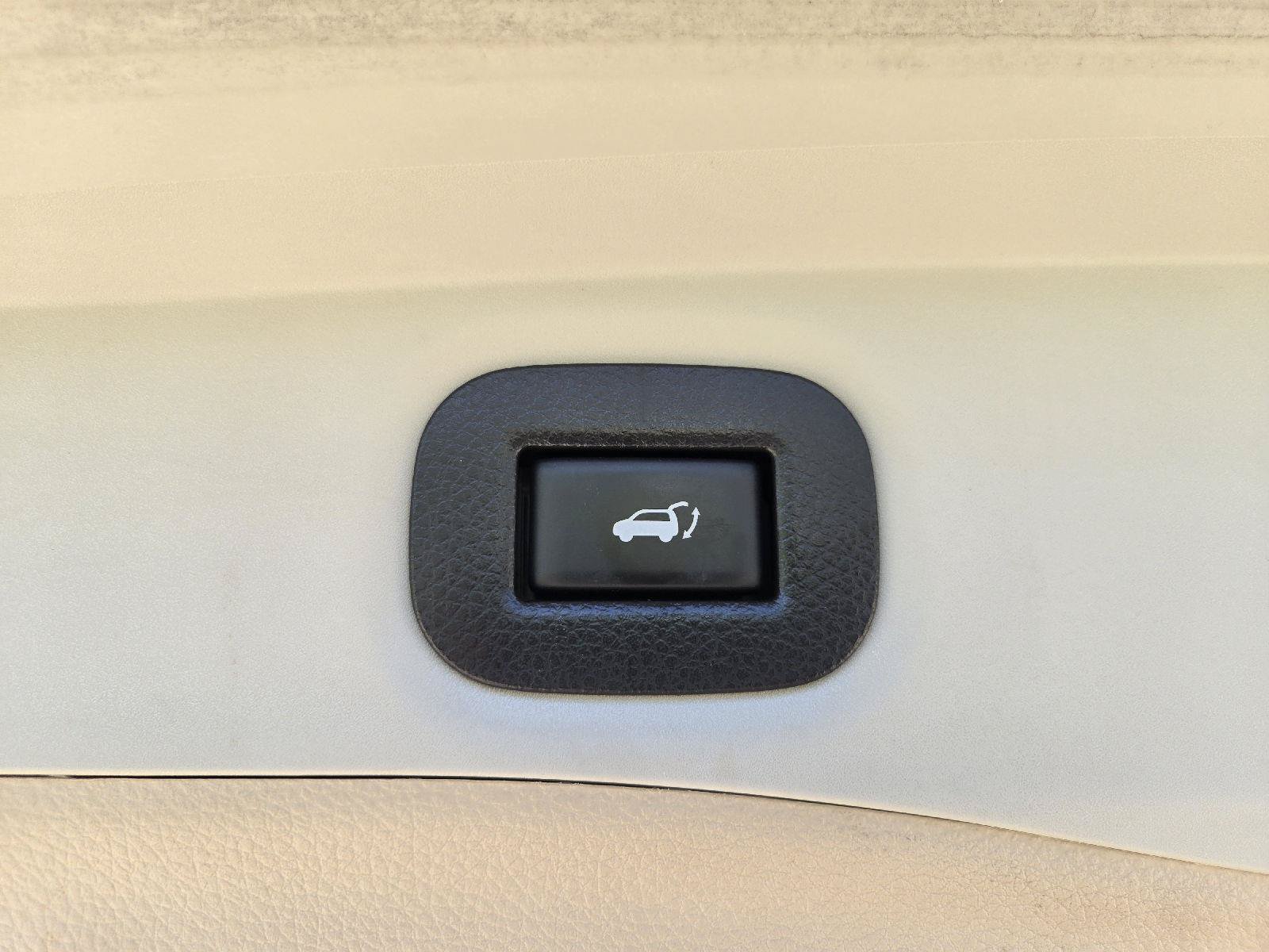 Used 2017 Nissan Rogue SV w/ SV Premium Package AWD/4WD image 10