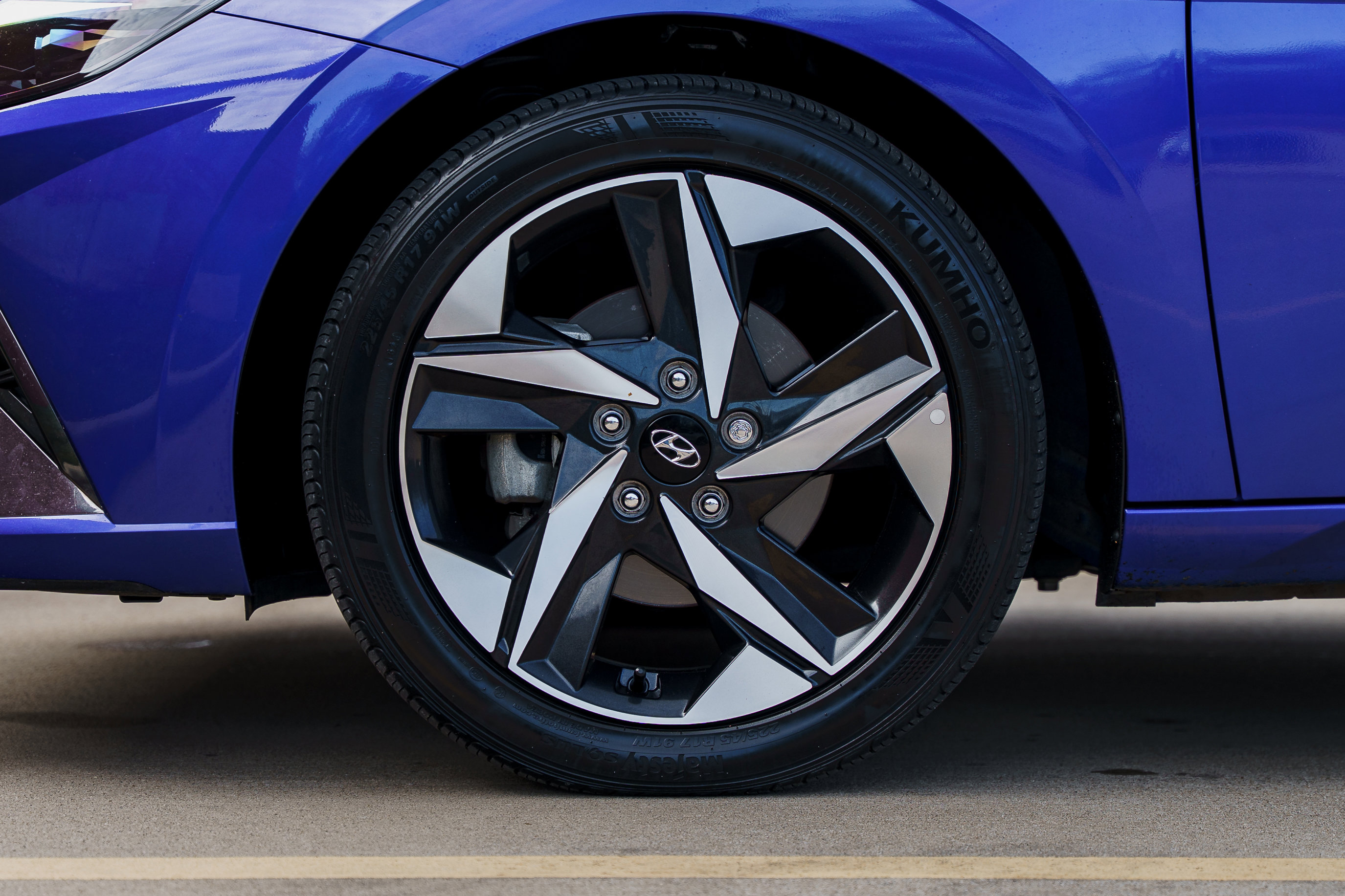 Used 2023 Hyundai Elantra Limited image 26