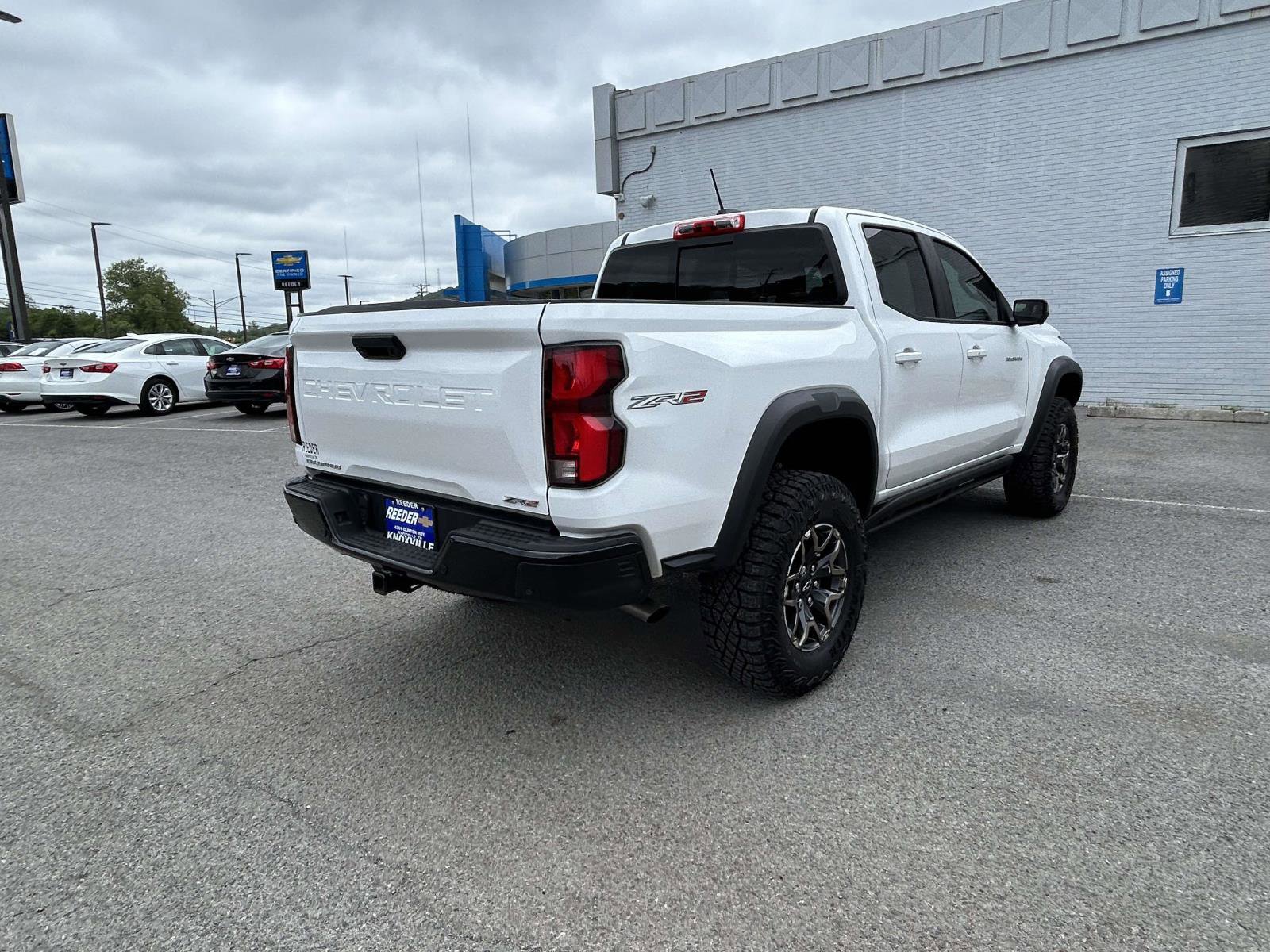 Used 2024 Chevrolet Colorado ZR2 w/ ZR2 Convenience Package III AWD/4WD image 3
