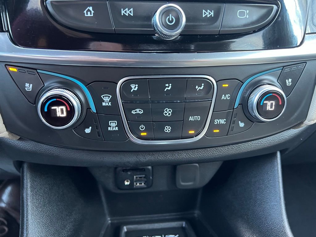 Used 2023 Chevrolet Traverse Premier AWD/4WD image 44