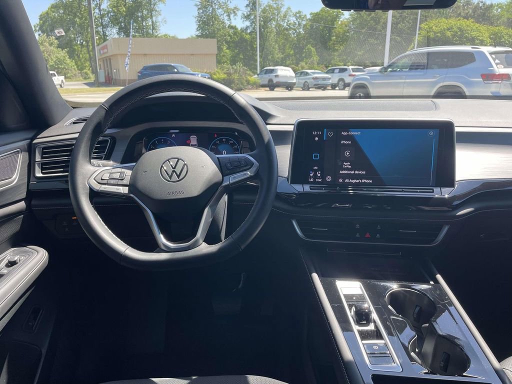 Used 2026 Volkswagen Atlas Cross Sport SE w/ Panoramic Sunroof Package FWD image 13