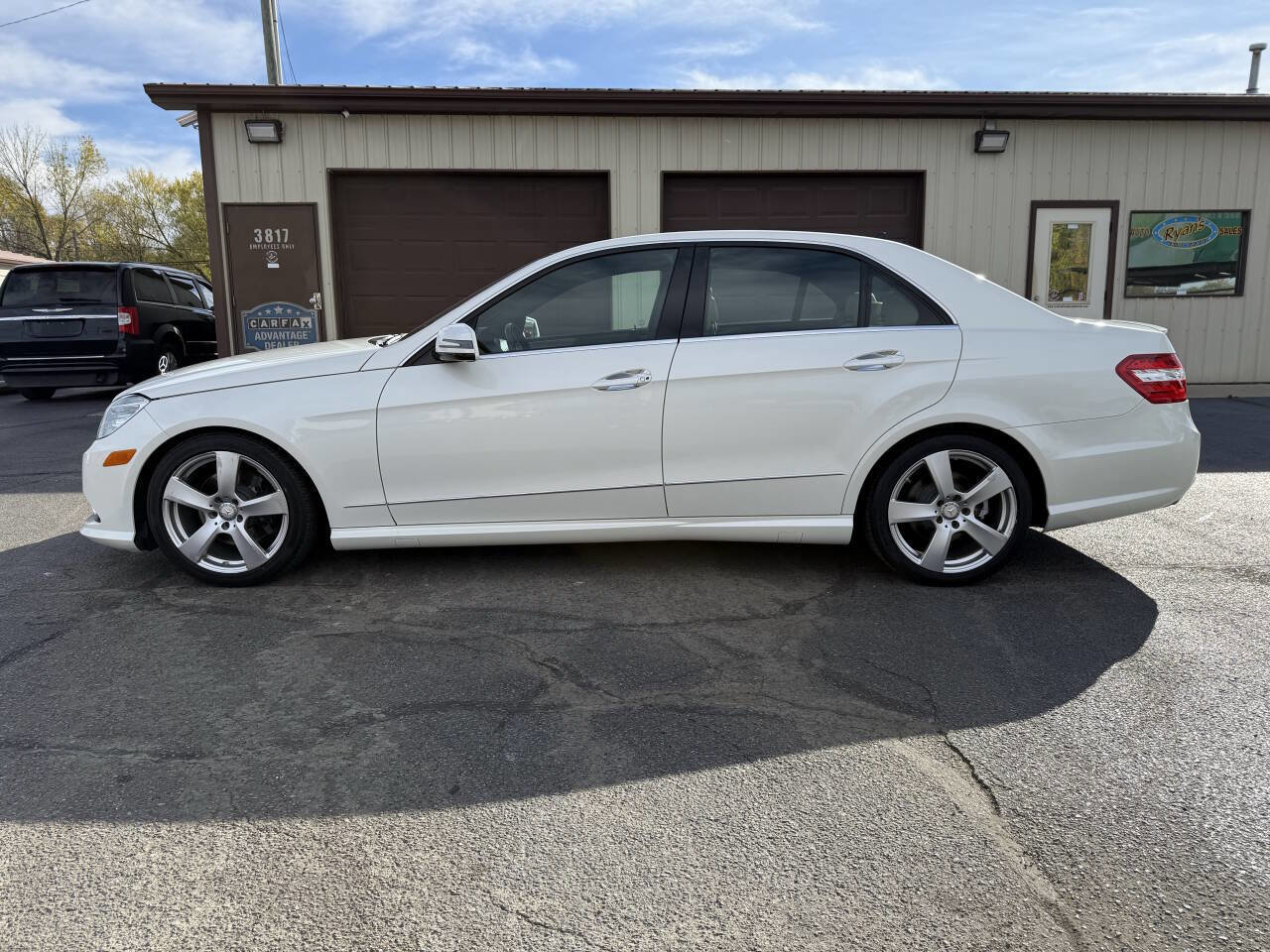 Used 2011 Mercedes-Benz E 350 Sedan image 2