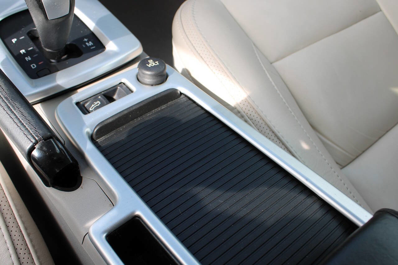 Used 2012 Volvo C70 T5 image 26