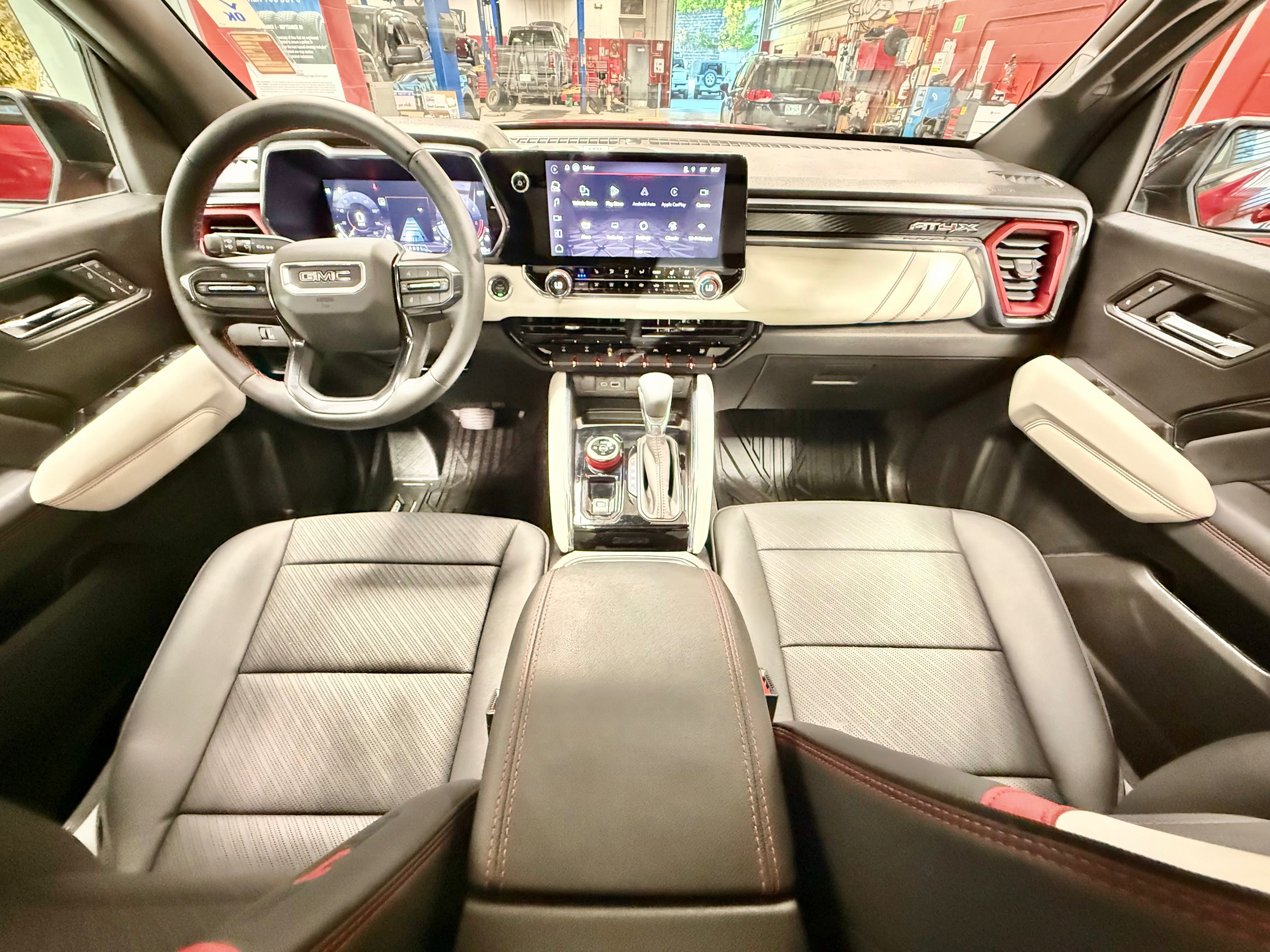 Used 2025 GMC Canyon AT4 w/ AT4X Package AWD/4WD image 21