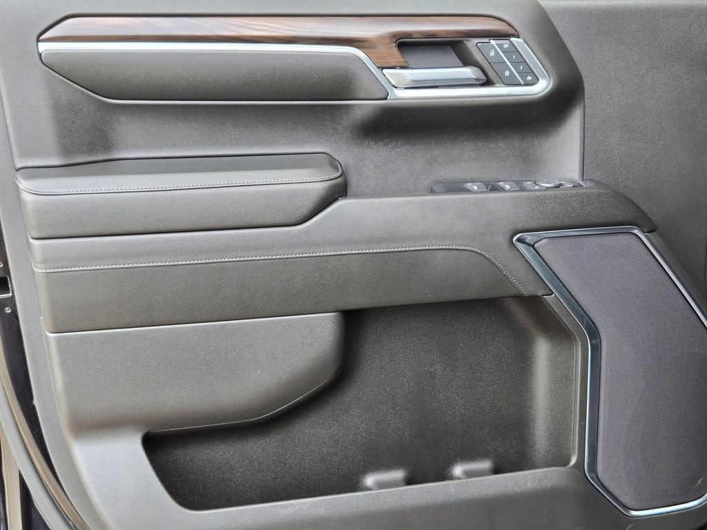 Used 2024 GMC Sierra 1500 SLT image 11