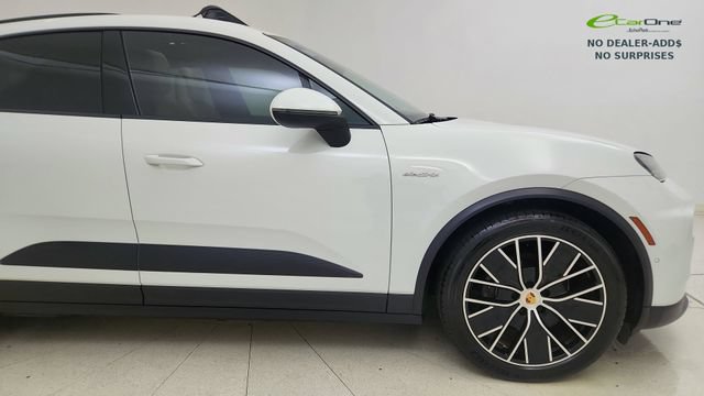 Used 2025 Porsche Macan Electric RWD image 7