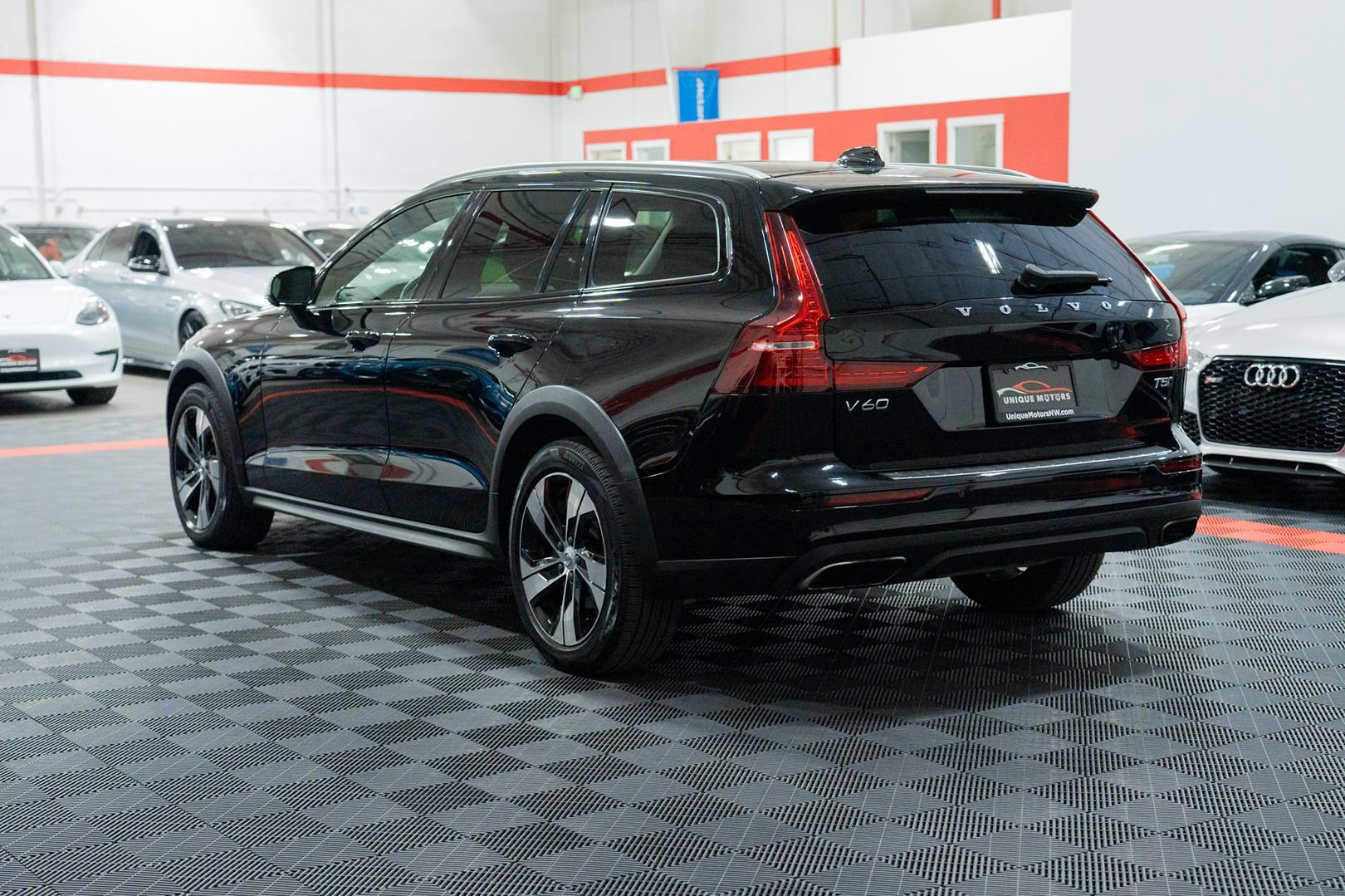Used 2020 Volvo V60 T5 Cross Country AWD/4WD image 4