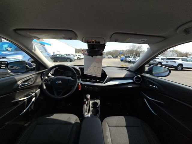 Used 2024 Chevrolet Trax LS w/ LS Convenience Package image 13