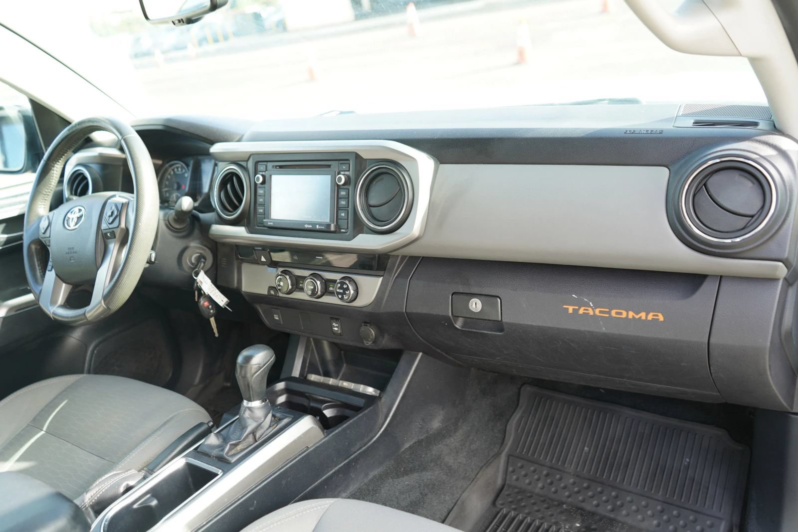 Used 2016 Toyota Tacoma SR5 RWD image 18