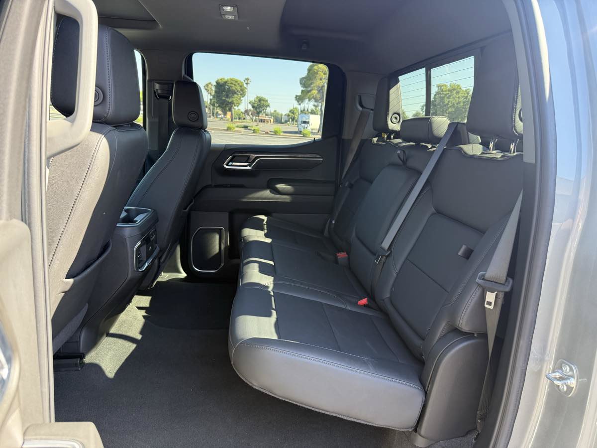 Used 2025 Chevrolet Silverado 1500 LTZ w/ LTZ Premium Package AWD/4WD image 30