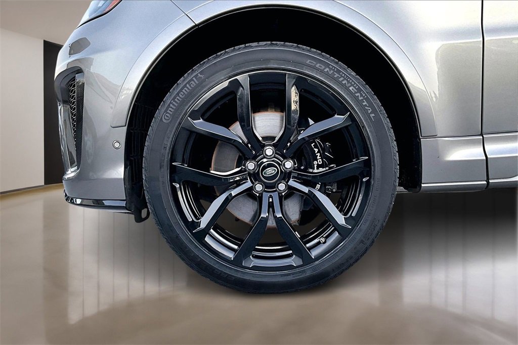 Used 2022 Land Rover Range Rover Sport SVR image 32