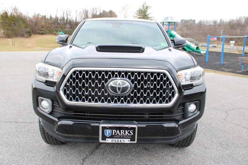 Used 2019 Toyota Tacoma TRD Sport image 4
